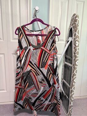 Avenue Geometric Print Sleeveless Dress - Black, White & Coral Size 18/20. NWT